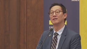 University of Michigan president announces plans to step down