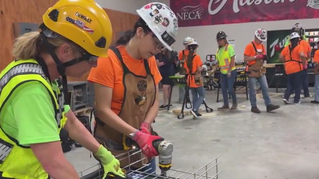Industry professionals unite to help students build