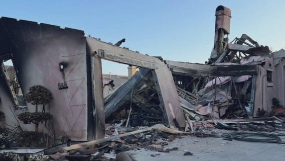 Altadena community bands to rebuild homes together