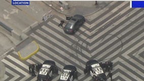 LAPD pursuit ends at Santa Monica Pier