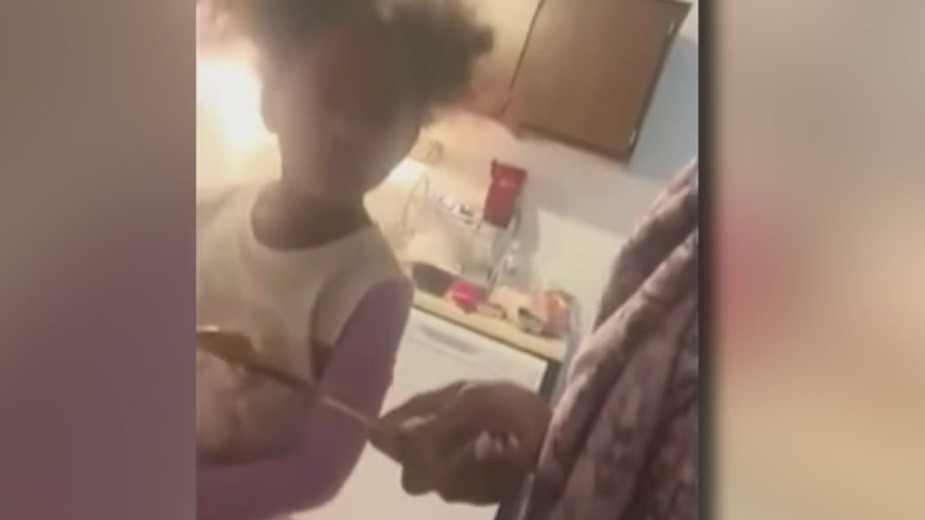 Woman called out for making sandwich in Zoom court