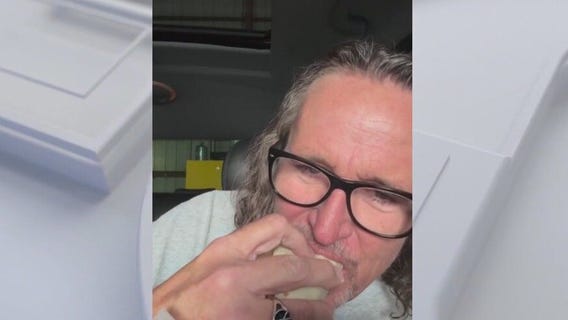 Stu reviews Del Taco's 'pickle taco'