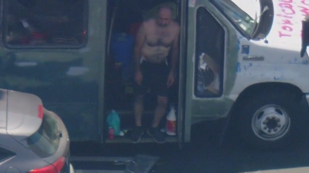 Man in shuttle bus leads bizarre Costco standoff