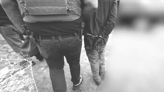 Judges keep restrictions on ICE raids in LA