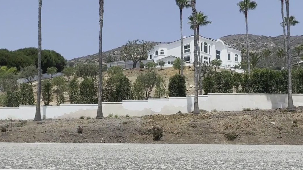 Mountain lion attacks girl in Malibu