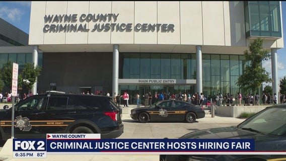 Hundreds turn out for Wayne County Sheriff's Office hiring event