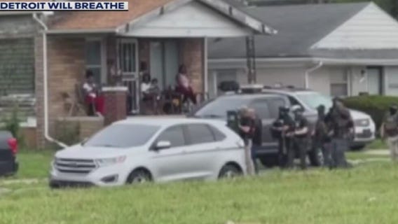 Detroit police arrest 2 activists for interfering in ICE raid, arrest