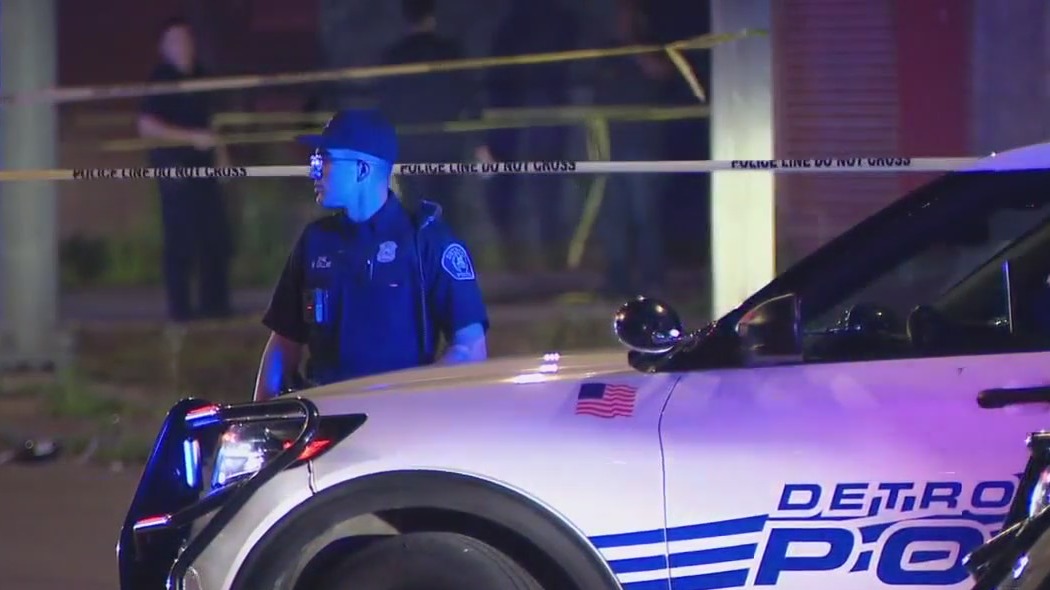Suspect on the run after deadly officer-involved shooting | FOX 2 Detroit