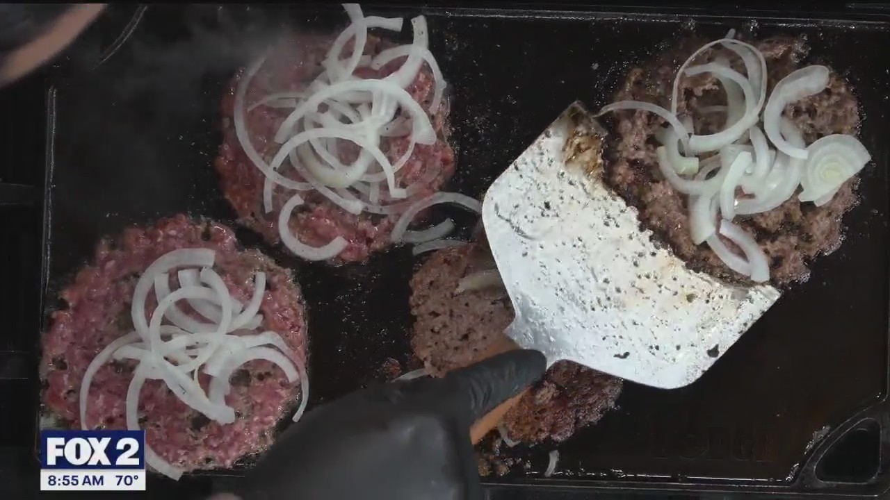 Buddy's Pizza debuts summer smash menu