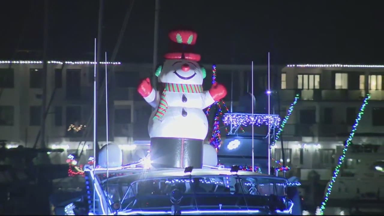 Holiday Lights: Newport Beach Christmas Parade