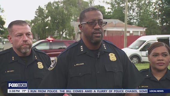 Detroit police update barricaded suspect situation