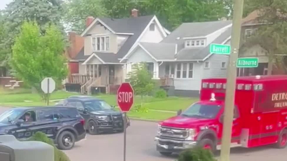 Police catch man who ran from traffic stop