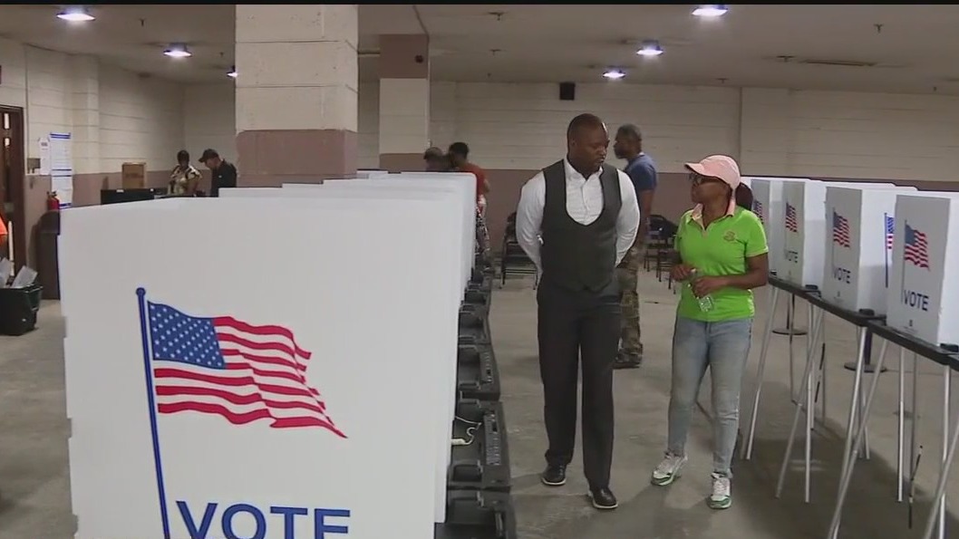 Early voting kicks off in Detroit