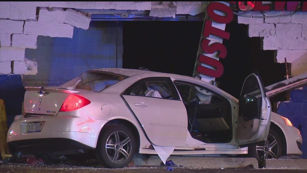 Two killed in crash on Detroit's east side