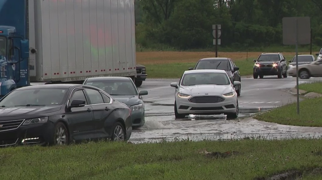 Heavy rain triggers flooding, delays and damage at Metro Airport