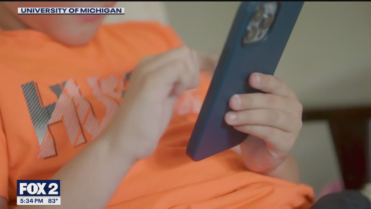 No state ban on cell phones this school year | FOX 2 Detroit