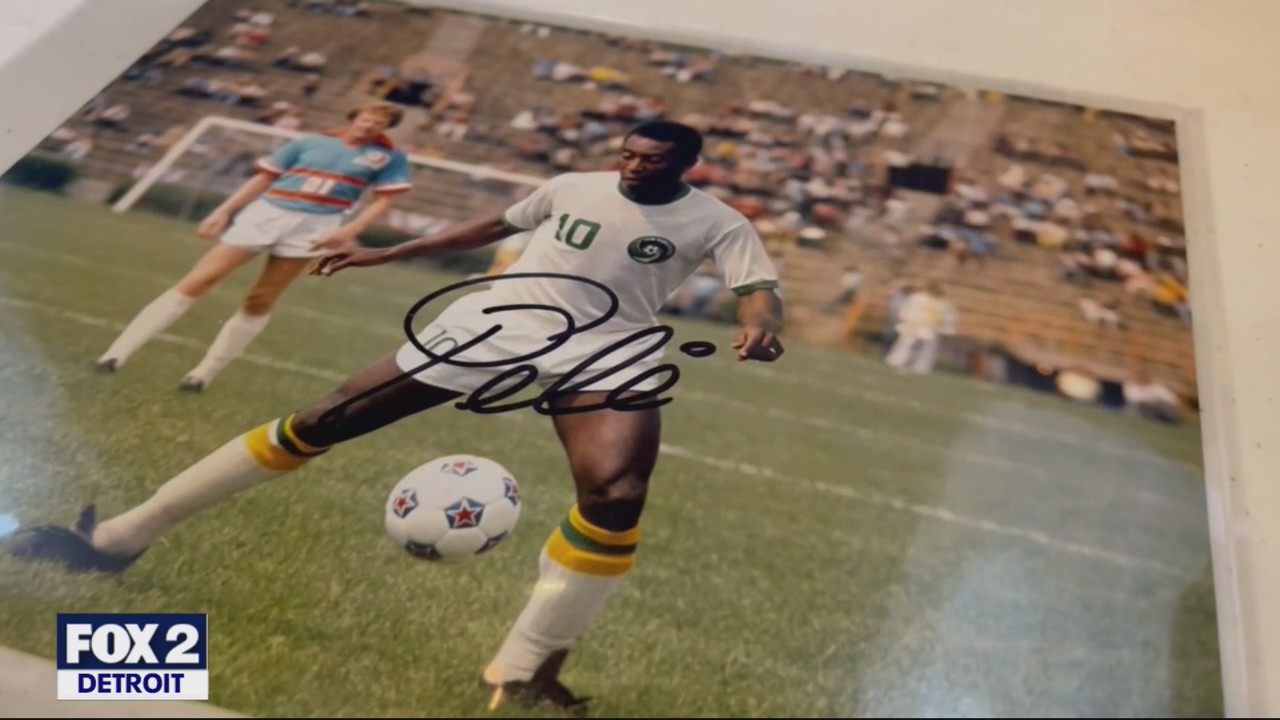 Massive sports memorabilia collection goes to auction