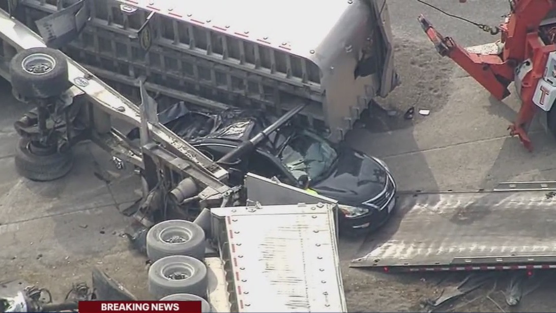 Gravel hauler truck crash closes I-75 at I-94