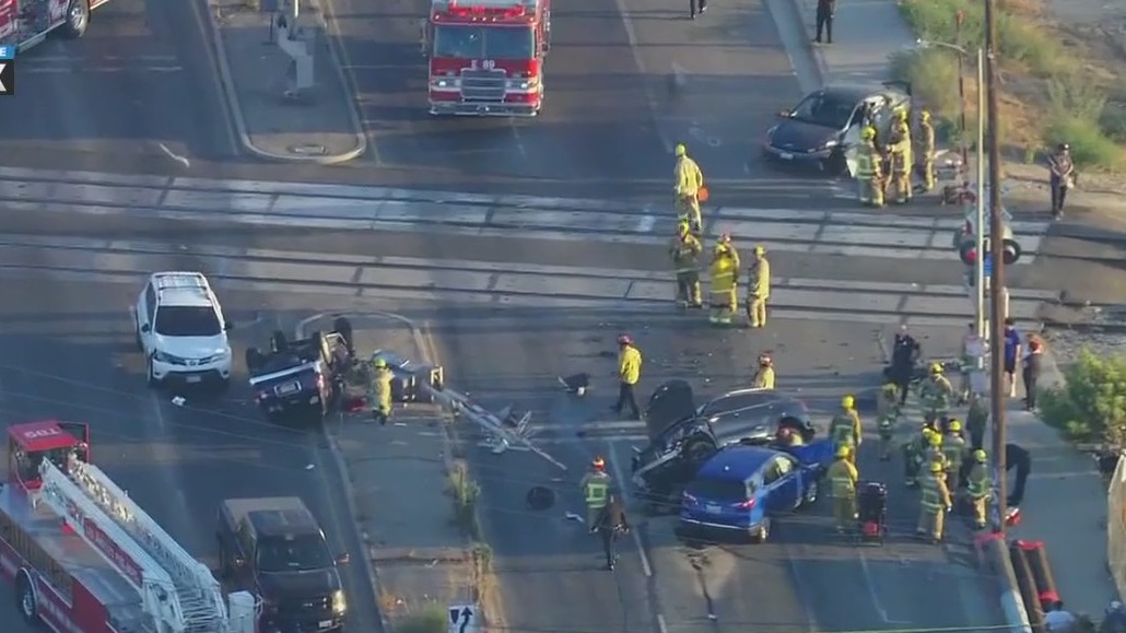 Multi-car crash under investigation in North Hollywood