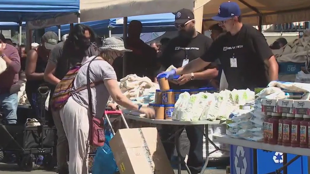 Altadena fire victims get help from Dream Center, Tony Robbins