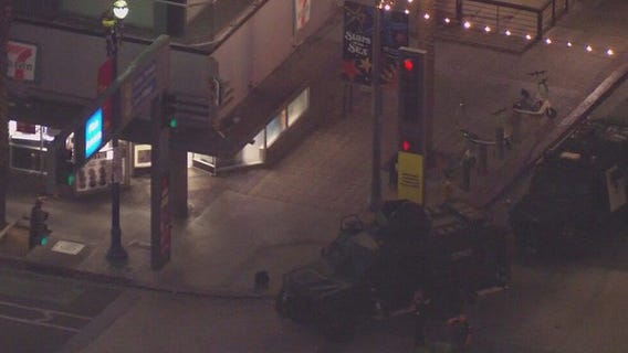 Suspect barricaded inside Long Beach 7-Eleven