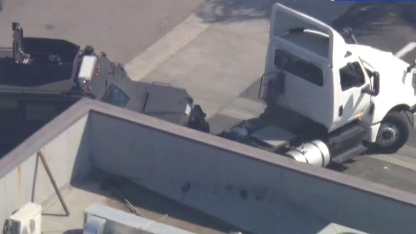 Dramatic police chase involving stolen big rig