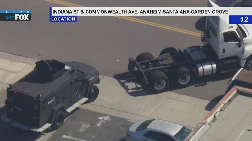 2 arrested after pursuit of suspected stolen big rig cab in OC