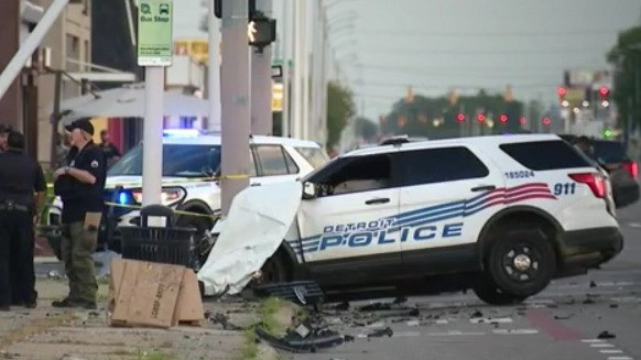 2 officers injured in Detroit crash