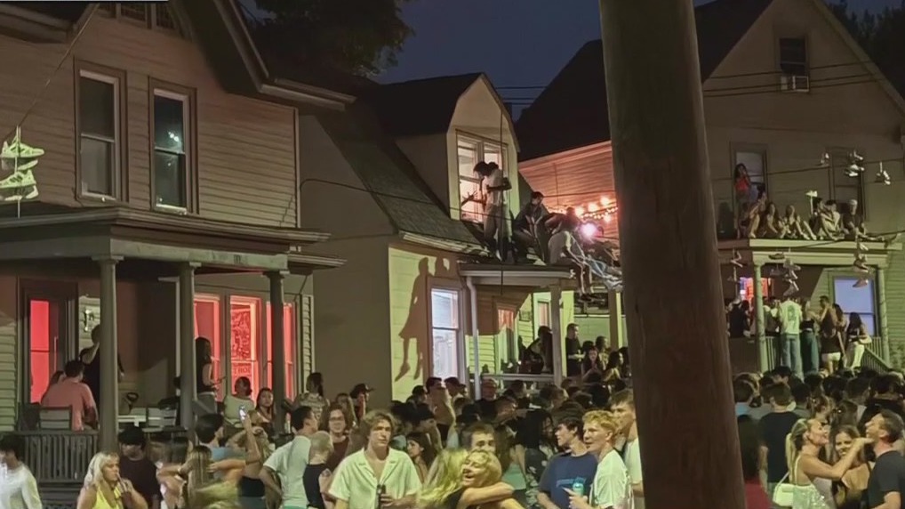 Crews manage busy weekend in Ann Arbor as college students return