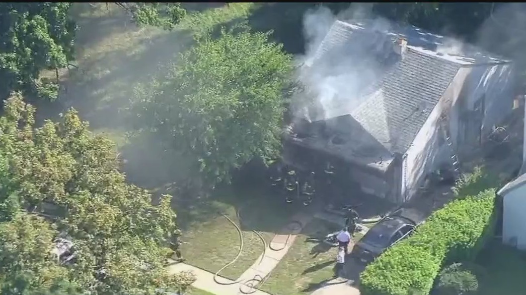 Neighbors save baby during fire in Detroit