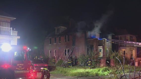 1 dead after Detroit house fire