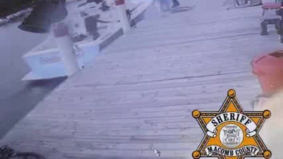 Boat explodes in St. Clair Shores