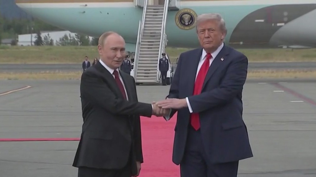 Trump imposes sanctions on Russia after failed Putin talks