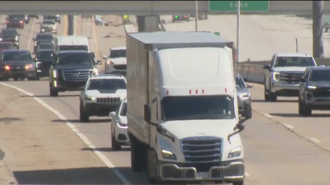 A traffic nightmare on I-696 gets even worse