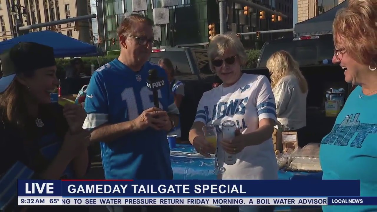 Prayers, cupcakes, and mimosas at Lions tailgate