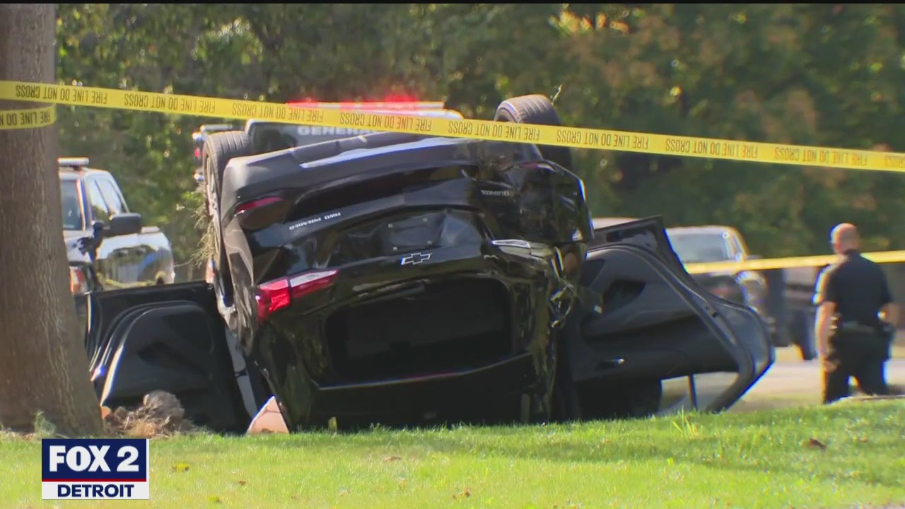 Woman killed in rollover crash in Auburn Hills