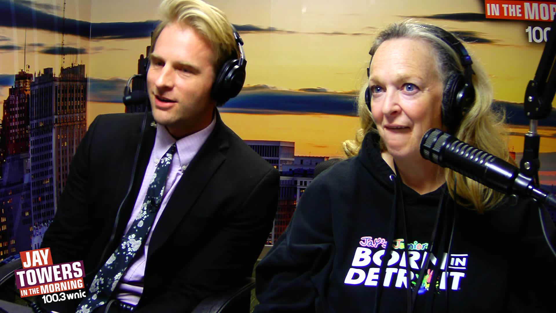 Chelsea & Kid Rock Join The Weatherboys