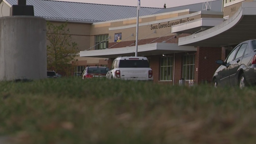 Student stabbed after mom allegedly gives child a knife