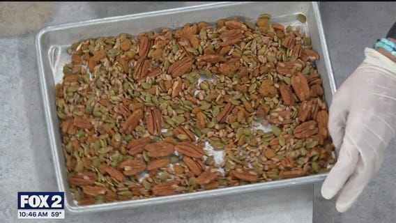 Meatless Monday: Chef from Cacao Tree Caf? shows us how to make a breakfast parfait