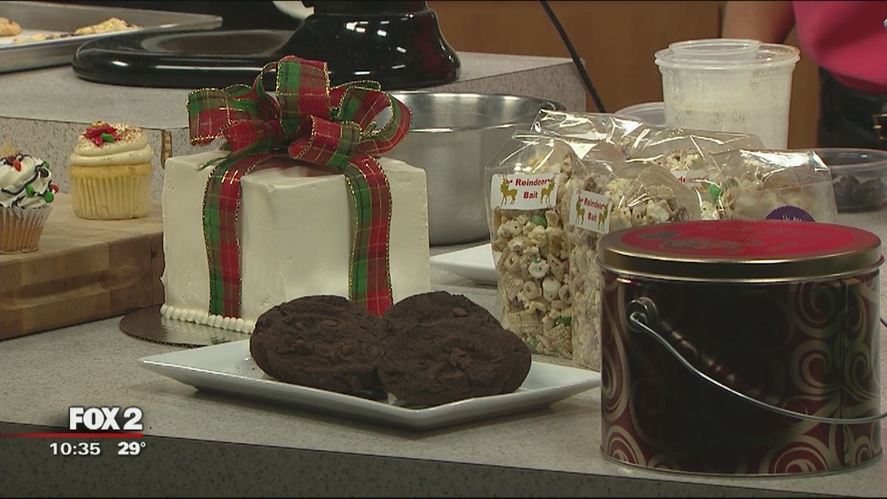 Cookie crawl at Royal Oak Holiday Glow