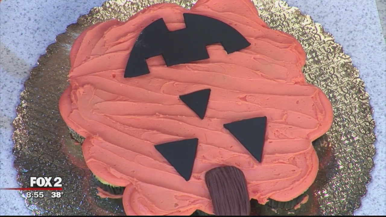 Pumpkin Pull-A-Part Cupcakes