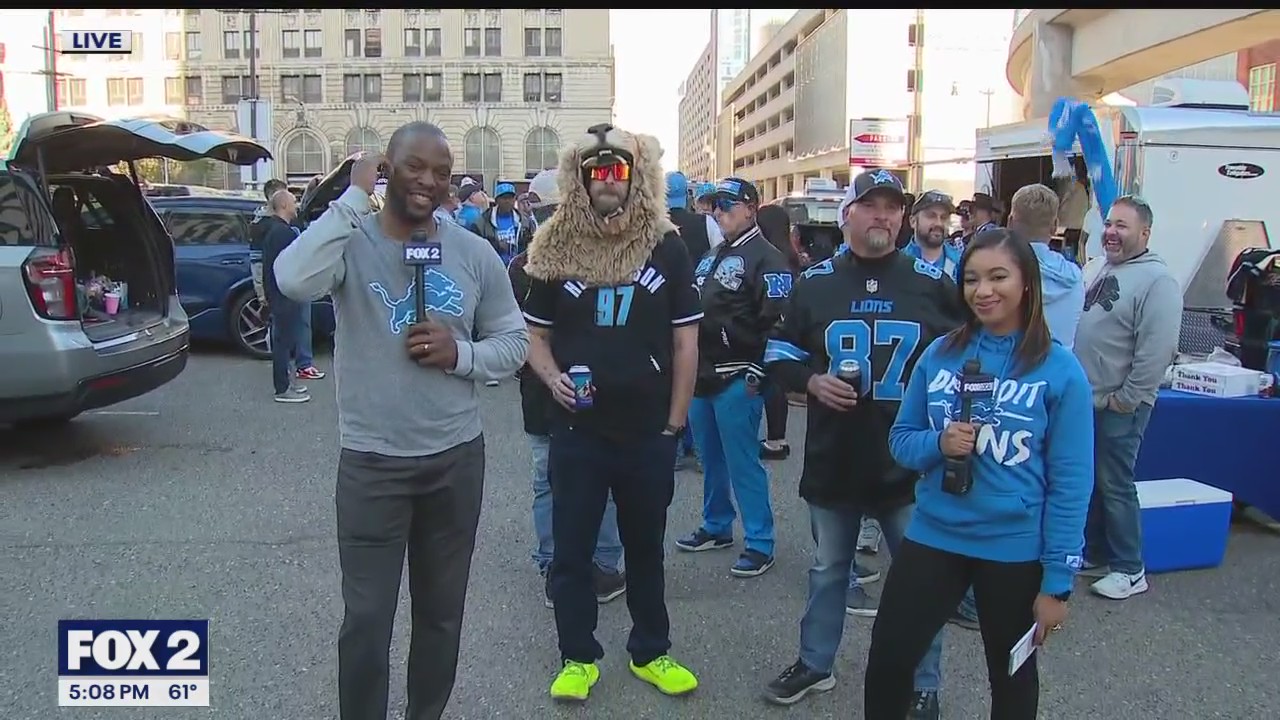 Brothers go head-to-head at Lions trivia tailgate