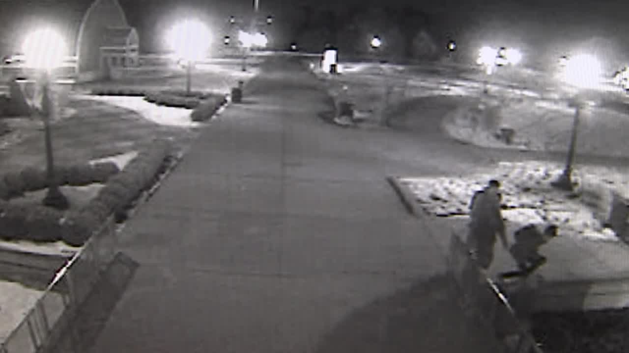 Group steals golden ball from top of Como Zoo conservatory