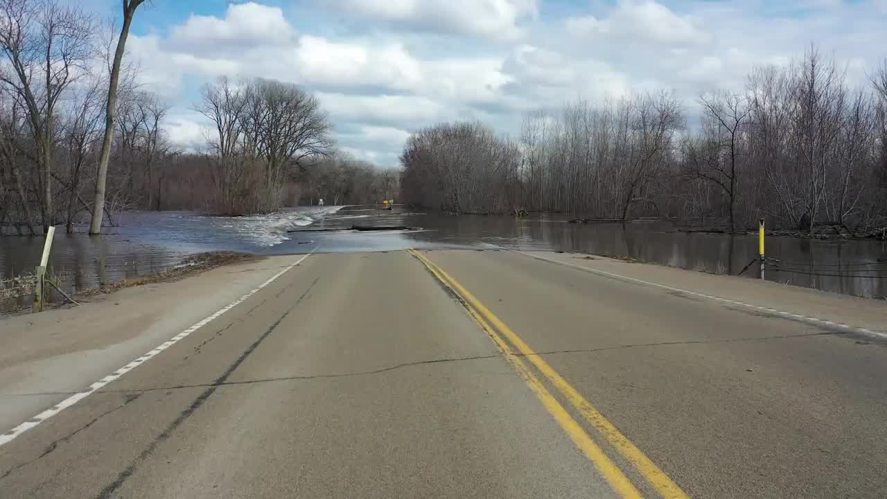 MnDOT warns of flooded roads in Le Sueur, Minnesota