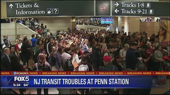 Train stuck in Hudson River tunnel