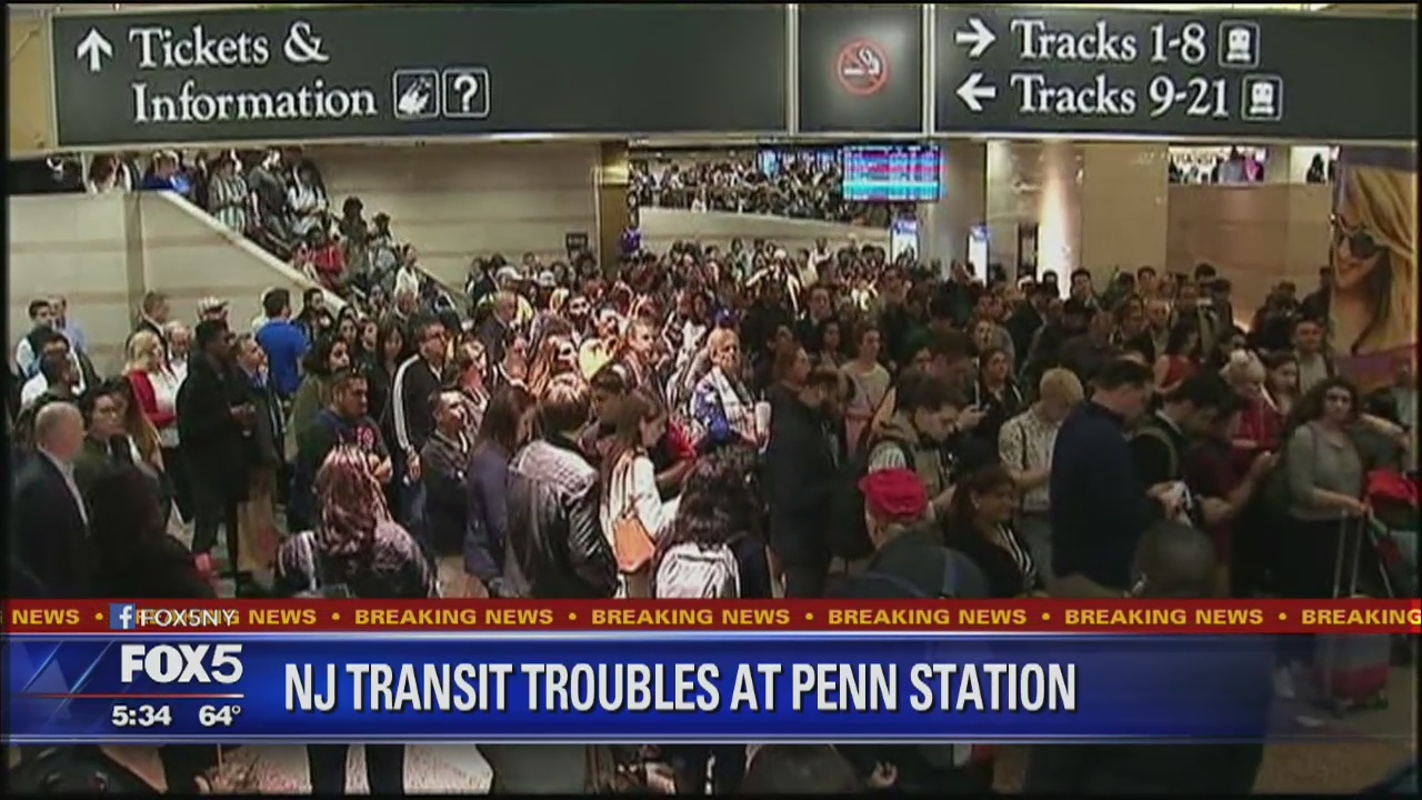 Train stuck in Hudson River tunnel