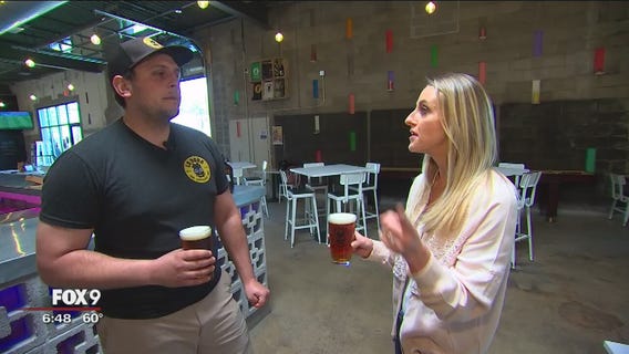 Soccer and beer at La Do?a Cervecer?a