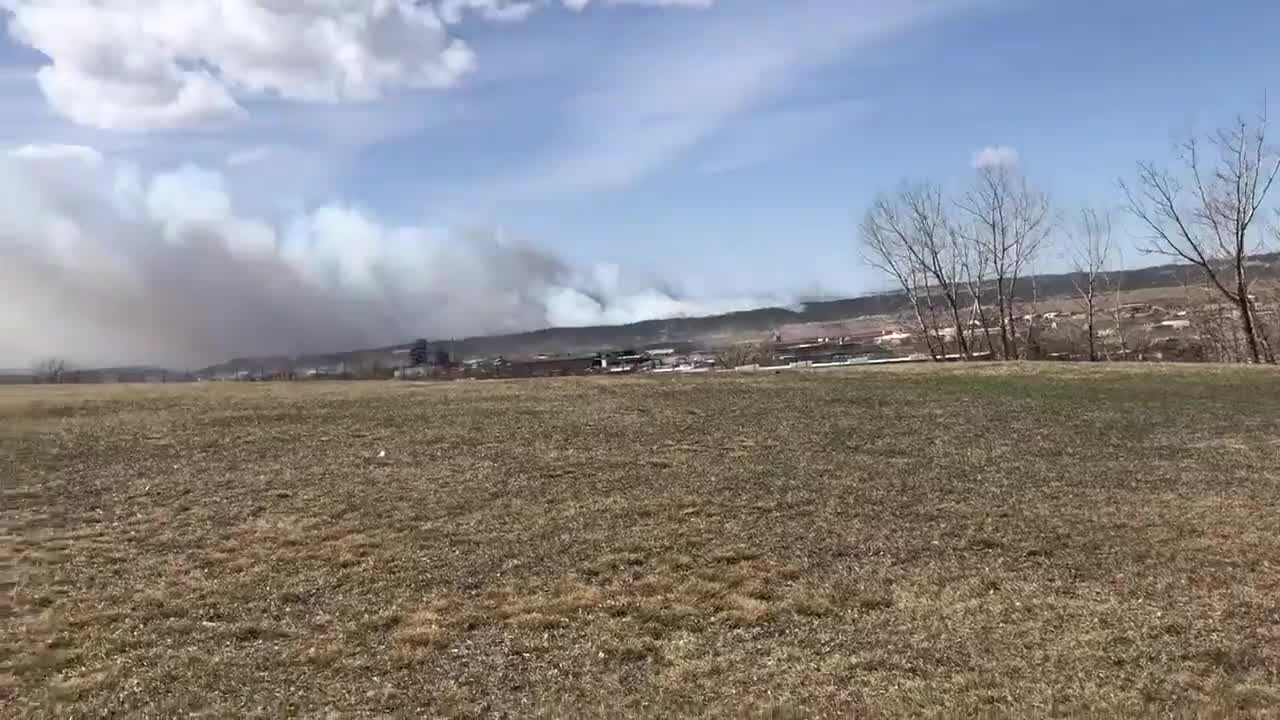 Smoke from brush fire fills the air in Rapid City, South Dakota