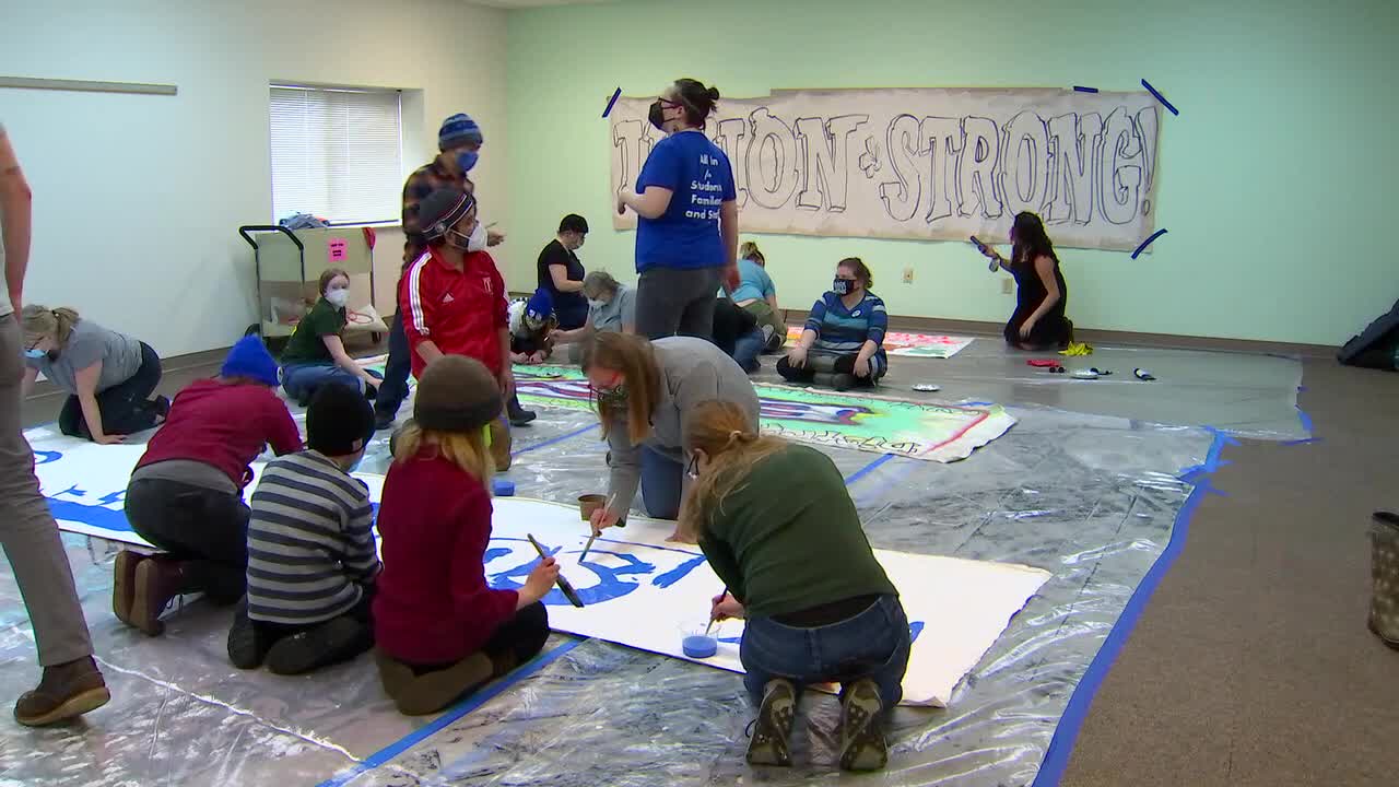 Twin Cities teachers gather as strike looms