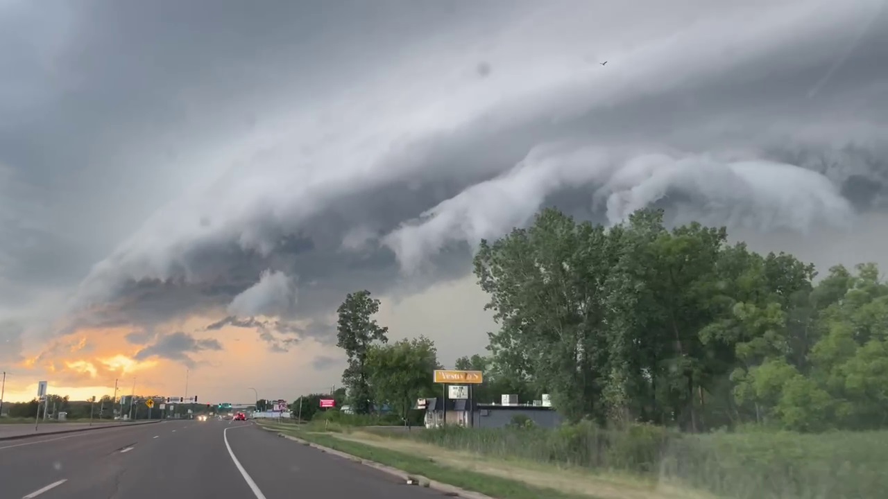 Massive cloud in Plymouth